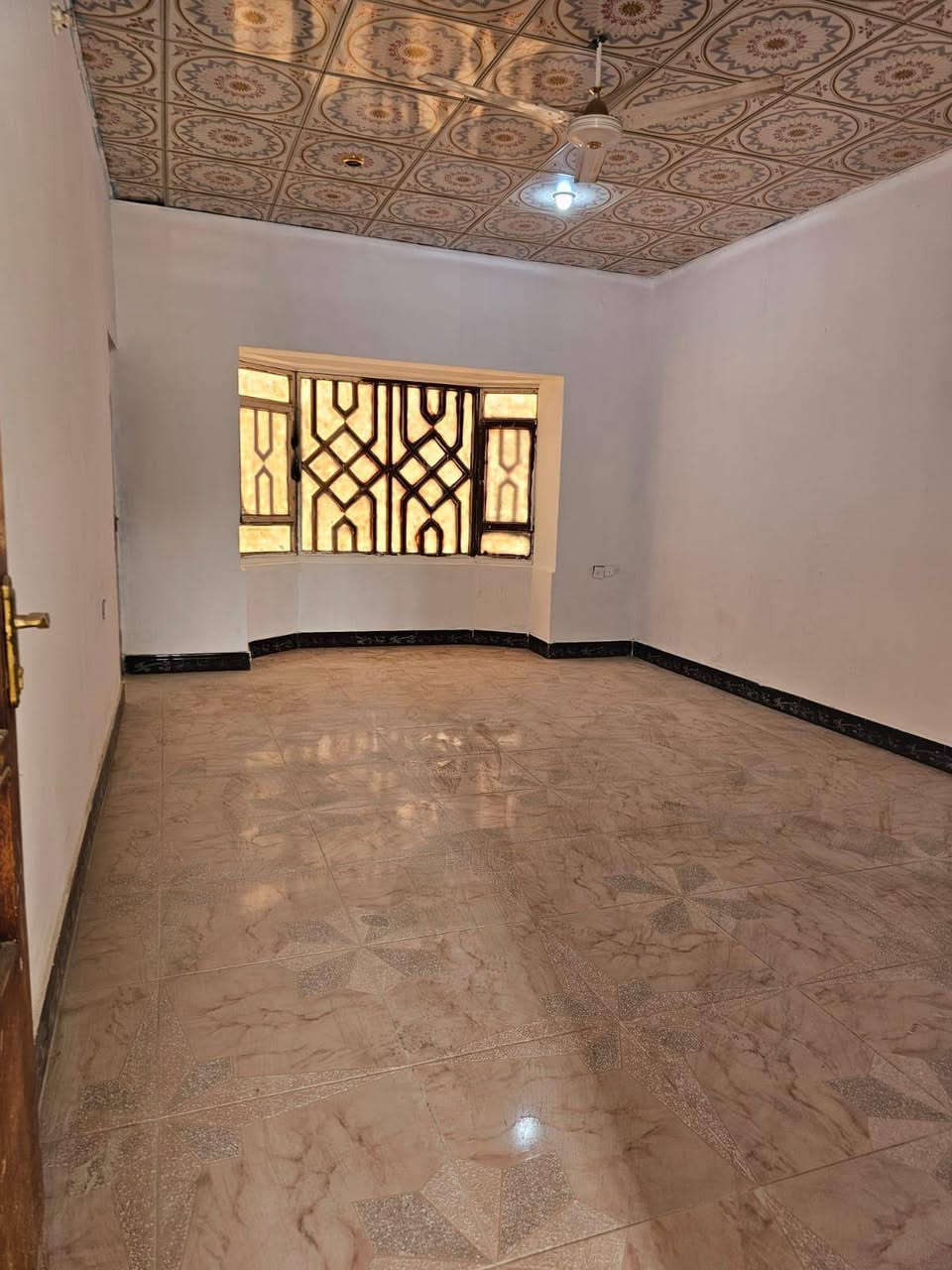 ار بيت اللايجار الجزيره الفيحاء قريب ع شارع العام يحتوي ع غرفتين واستقبال وصاله ومطبخ ايجار ٣٥٠


**إذا كنت صاحب هذا الإعلان وتريد حذفه لأي سبب، رجاءا أرسل رسالة إلى الدعم الفني**