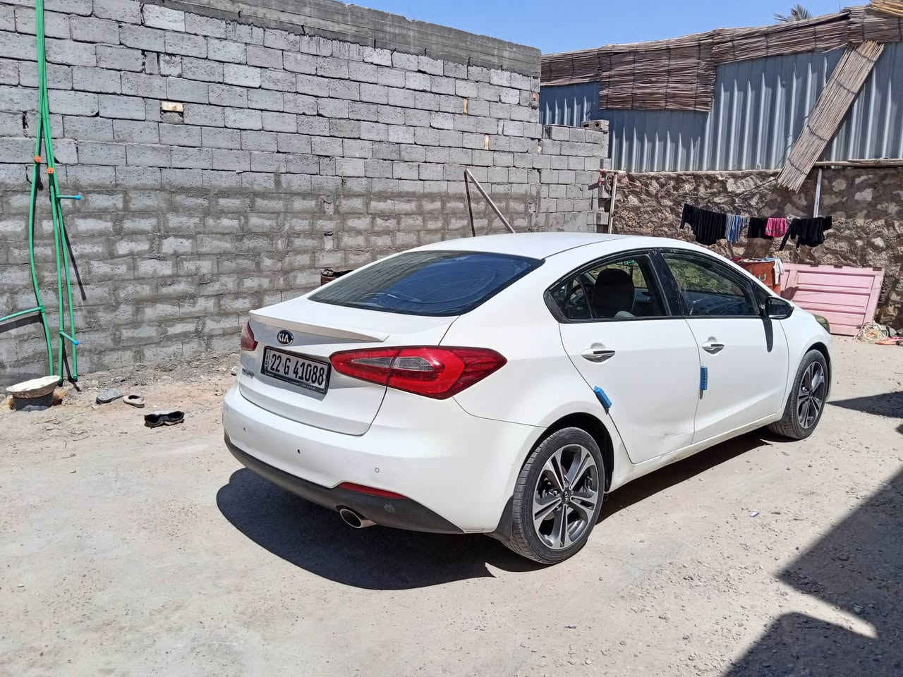 كيا سيراتو 2016خليجي مكفولة كفالة عامة  فول  مواصفات فتحتة شاشةكامرة  مري شفط حساسات امامية خلفية رقم ار بيل انكليزي تريد تحويل تريد وكالة مكانه النجف ***********
