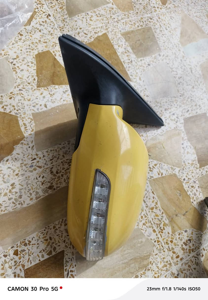 أغراض للبيع ..شرط النظافه
***********
1 ..مرآة سحب صفحة الأيمين النترا 2010/السعر (25000) 
2..مرآة سحب صفحة اليسار اكسنت دبدوب السعر(25000) 
3..مسجل سياره النترا مقدس. السعر (25000) 
 4..فرشه سيكي دشبول السعر(4000) 
5..ولف حماوه أصلي مال كصه سيكي (10.000) 
6..تكوه يم الكير جوكر السعر (5000) 
7..شريط استيرن تجاري.سياره كيا سيراتو 2012السعر (10.000) 
8.. كبات سياره سيكي اصلي..السعر (10.000)
