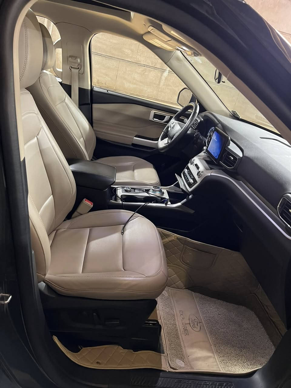 للبيع فورد اكسبلور 2023
رقم اربيل ، فول مواصفات ، مقر السيارة بغداد 
بدون صبغ 
السعر 27800$
***********
