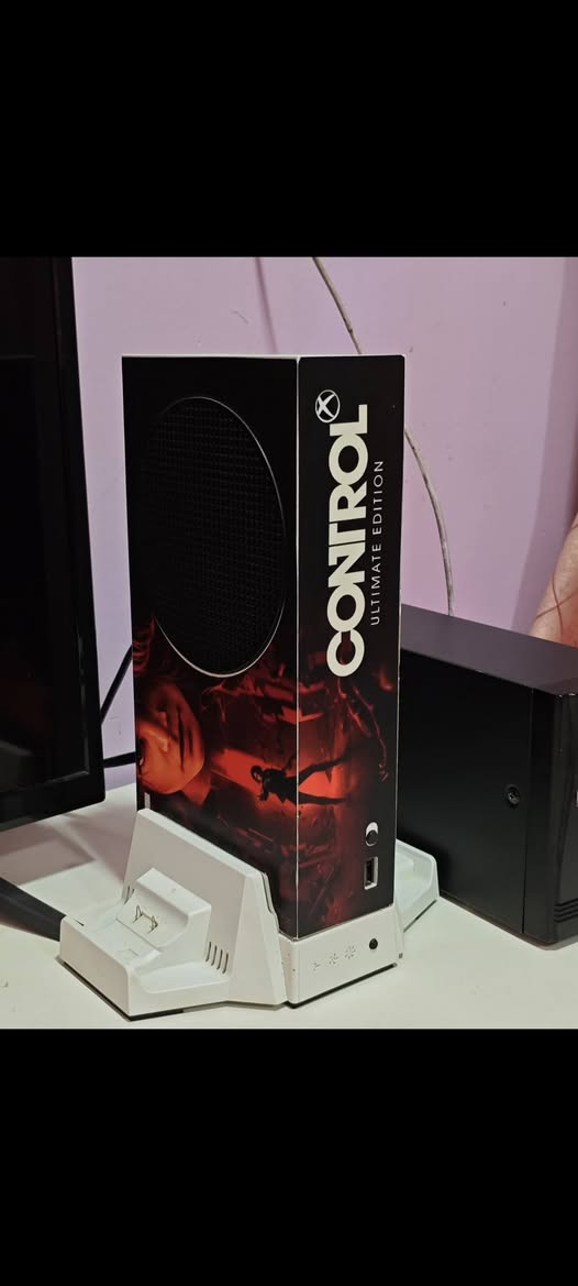 السلام عليكم للبيع اكسبوكس سيريس اس الجهاز لا مفتوح كلشي مابي ويا جوستكين وحده احترافي او وحده التجي  ويه الاكسبوكس ويا مبرد الاكسبوكس ويا اليوبي اس
للتواصل الرقم : *********** السعر 365 وبي مجال 
العنوان الديوانيه
