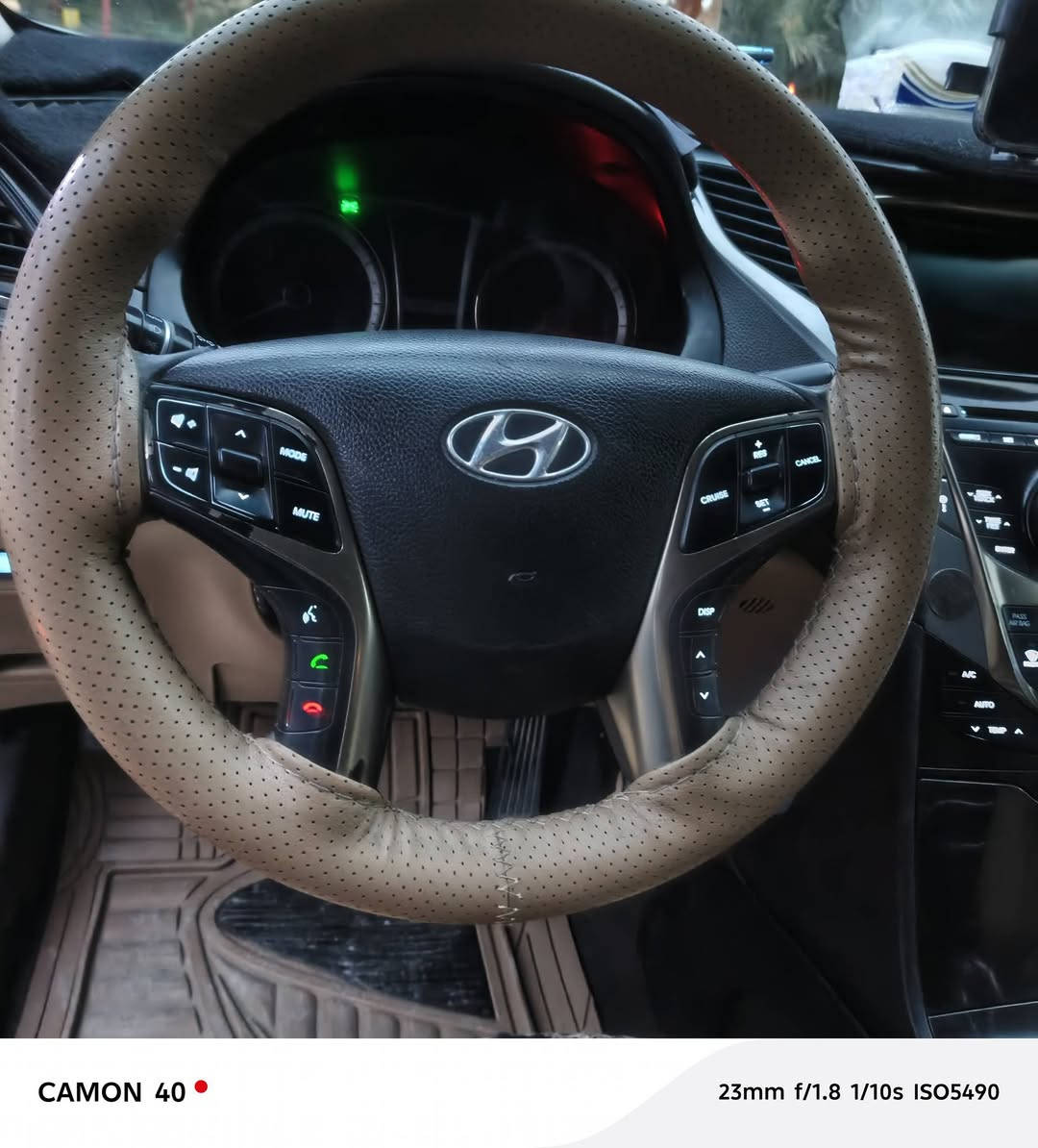 السلام عليكم للبيع 
 هونداي ازيرا موديل 2013 بغداد راعيها بغداد تحويل  فول للأخير بصمة تشغيل بصمات ابواب امريكي ٣/٣٠٠ محرك جديد حساسات  كامره خلفيه فتحتين بانوراما  مري تنزل عالبگ اناره محيطيه ليليه كشنات كهرباء ويلكب توني شادلها حجم ١٧ لايتات بگ لايتات زنون بلوتوث تحكم استيرن  مثبت سرعه بردات 3 بردة الخلفية تنزل عالبگ تفتح نار يتقدم الكشن و الاستيرن  وبعد مواصفات ما اذكرها كشنات تدفئه تبريد  حادثها چاملغ خلفي فقط بس بيها صبغ بيبان وجنطه  حداديتها خير من الله توني شادلها تخم دبلات وتخم لويات وادامه كامله السعر 112 ..للإستفسار ***********
