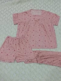 ملابس • عرض • ٣ قطع