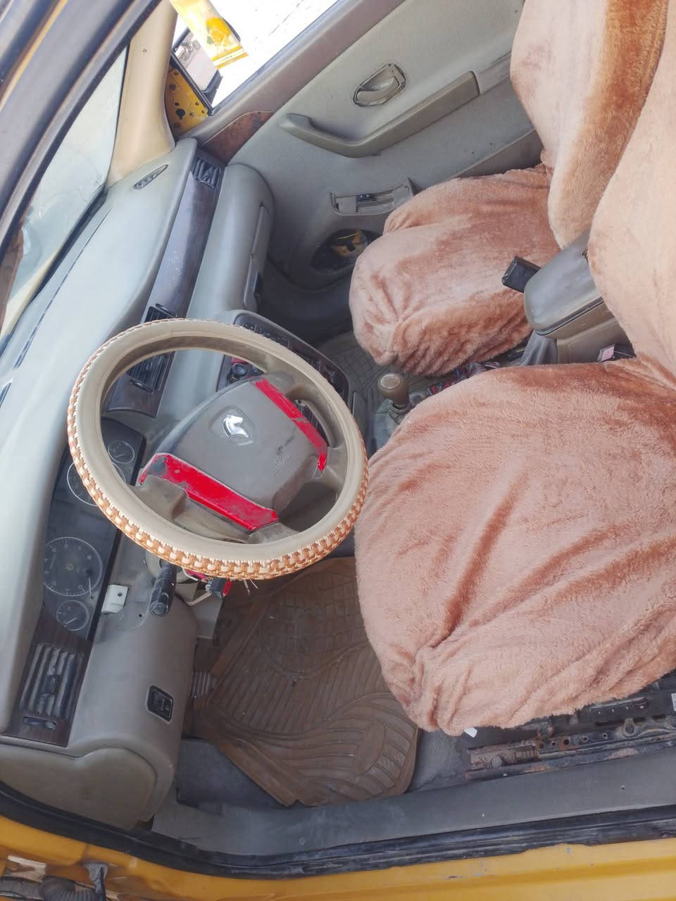 سلام عليكم سمند موديل 11 البيع
بدون راعي رقم صدامي كير ومكينه جديد تايرات جدد 
سياره جاهزه السعر 12 وبيه مجال 
المكان ذي قار الشطره 
الهاتف *********** 
الشطره
