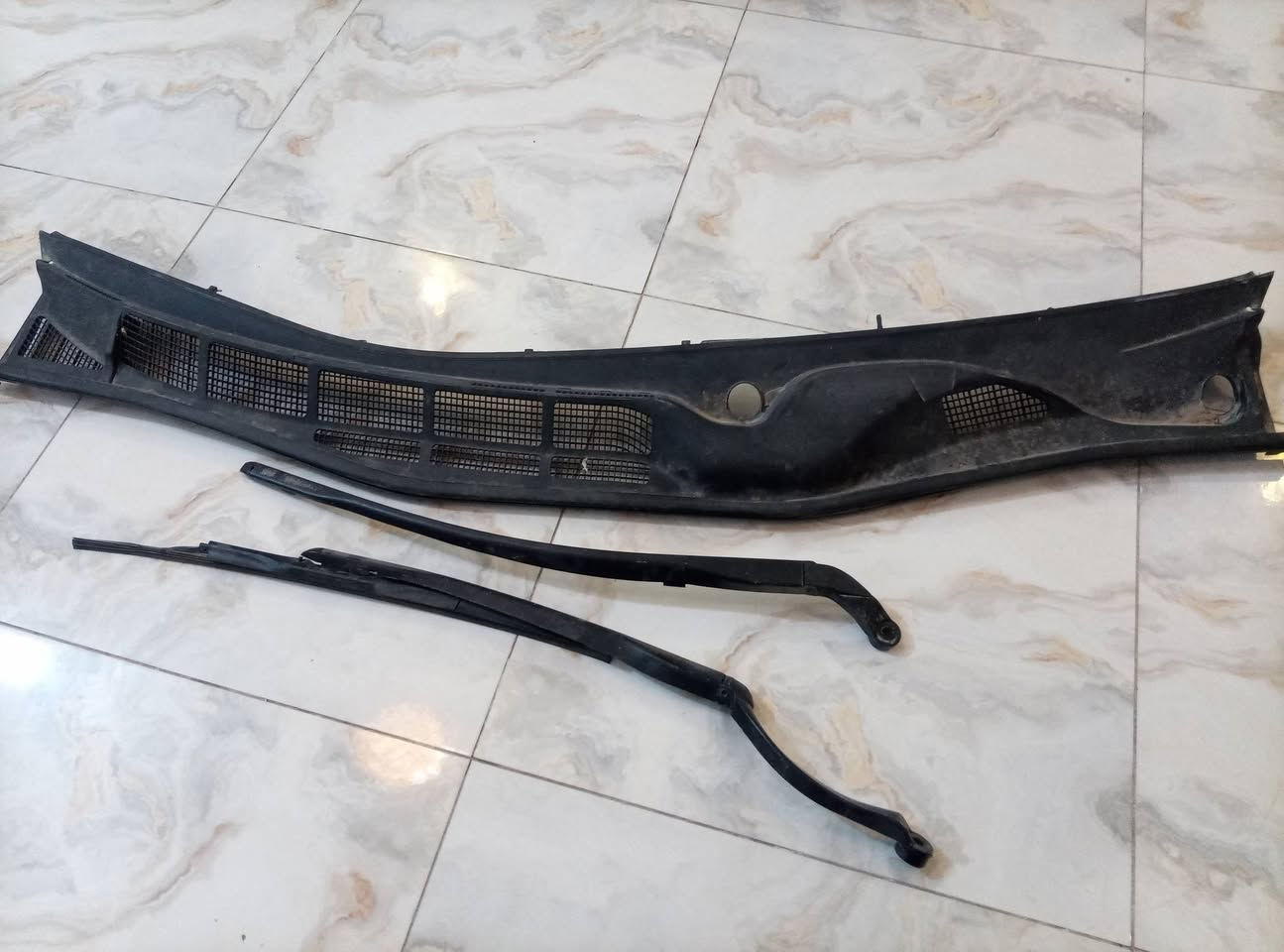 غلاف ماسحات وبريشر افالون للبيع حاويه الاتصال ***********
