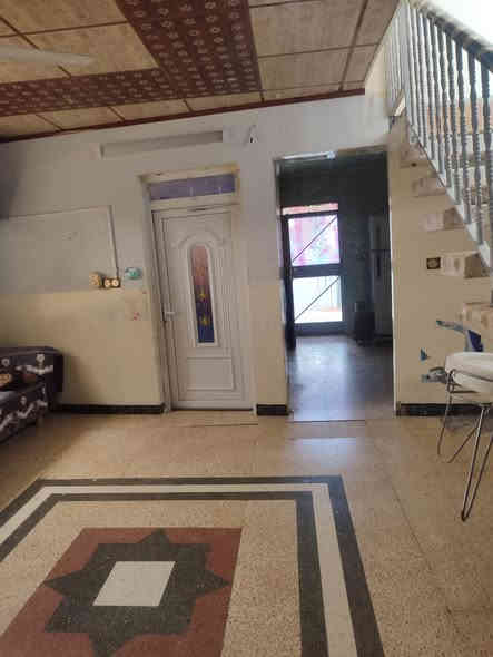 بيت للايجار في حي رجم حديد نواب ظباط ٢٠٠ متر  الاتصال ***********
/***********
