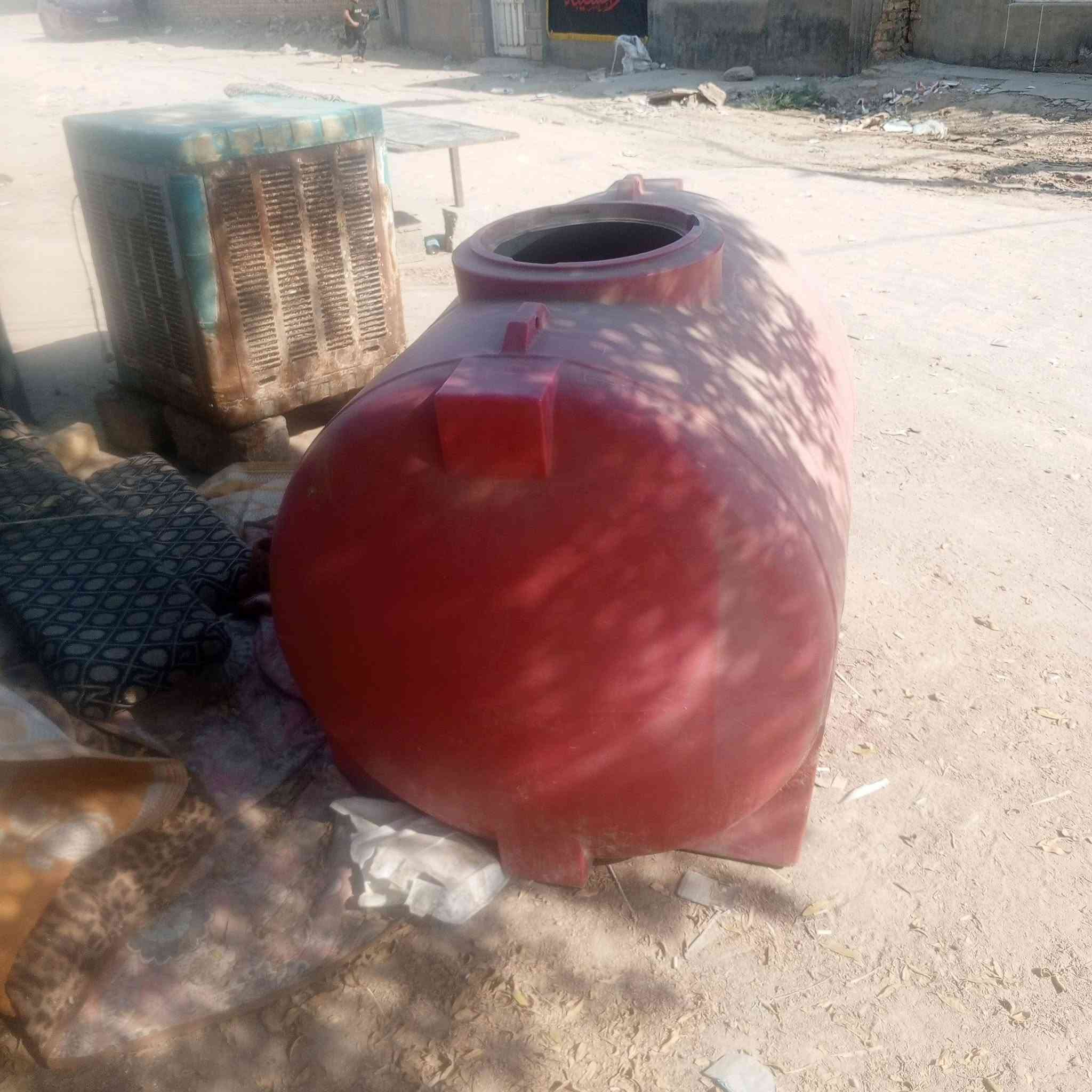 مغاسل نظيفات حيل هنه وخلاطاتهن  الجبير 25 والزغيره 20. ***********.     وتانكي ملحوم لحيم بظبوط مايطي قطره ع فحص ابو الف لتر  30 الف
