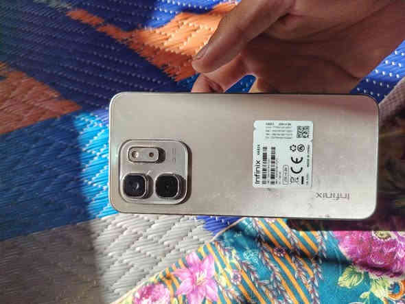 سلام عليكم 
جهاز Infinix hot 50i للبيع 
الذاكرة 256 والرام 4 
الكاميرا 48 
والبطارية 5000
شرط جديد ما مبدل بي شي 
والشاشة جديده 
السعر 150 وبي مجال بسيط 
 للتواصل ***********
