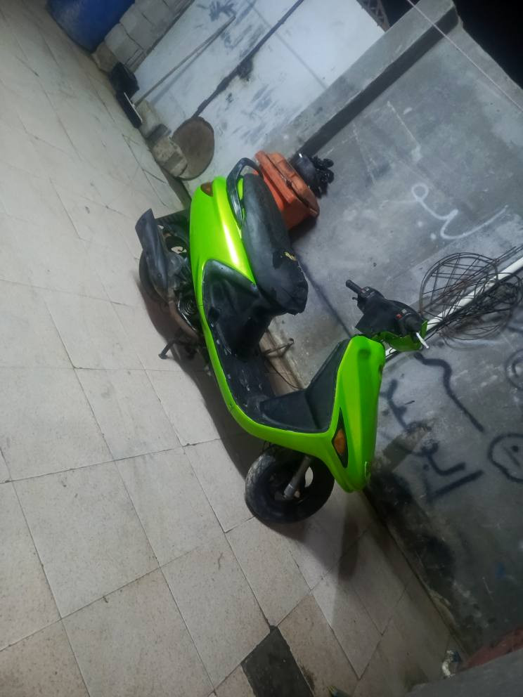 سلام عليكم دراجه فراشه. كفرات جديده  السعر 350 مكاني أبو لخصيب *********** البصرة, العراق
