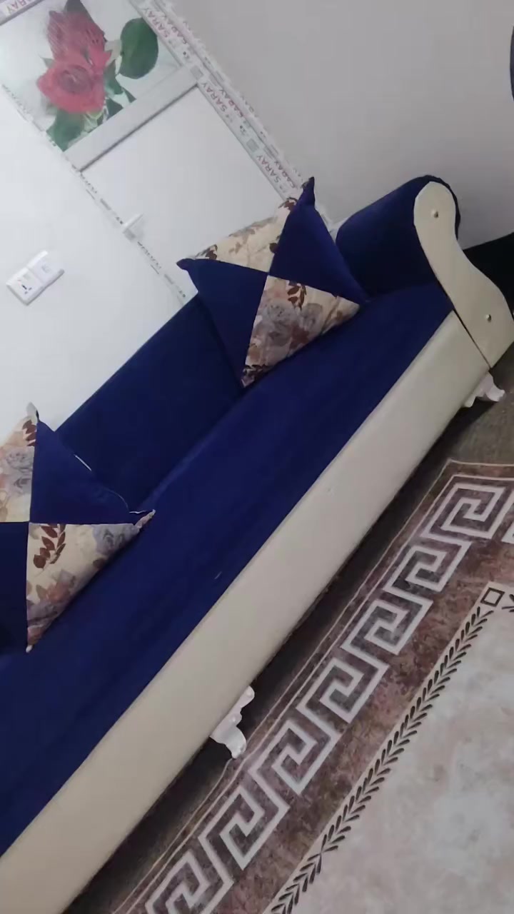 ديوان 5متر 80سنتيم السعر 175
الشراي يخابر ***********
