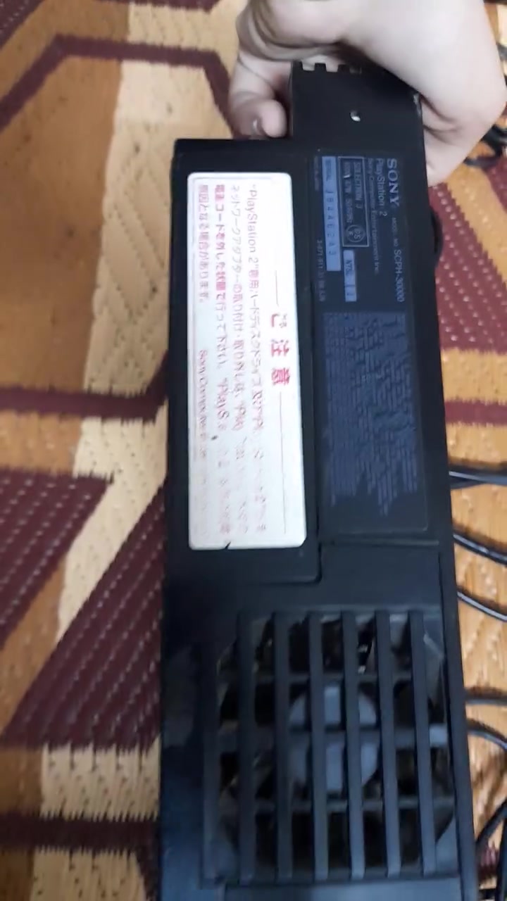 السلام عليكم، للبيع جهاز بلايستيشن 2 (PS2) ياباني اصلي   موديل "فات" (الضخم) الياباني الأصلي. الجهاز نظيف جداً ومحافظ عليه، شغال 100% وبشرط الفحص والتجربة.
​المواصفات والملحقات:

​الملحقات.
​فلاش ميموري عدد 2 ماركة KIOXIA (واحد 64 غيغا + واحد 32 غيغا) مليانة ألعاب منوعة.
​كارت ذاكرة (Memory Card) أصلي 8 ميغا.
​يدات تحكم (جويستك) عدد 2 باله.
​واير الطاقة نقص فيشه1 + واير التلفزيون (AV). السعر 70 وبي شويه مجال الشراي خاص


**إذا كنت صاحب هذا الإعلان وتريد حذفه لأي سبب، رجاءا أرسل رسالة إلى الدعم الفني**