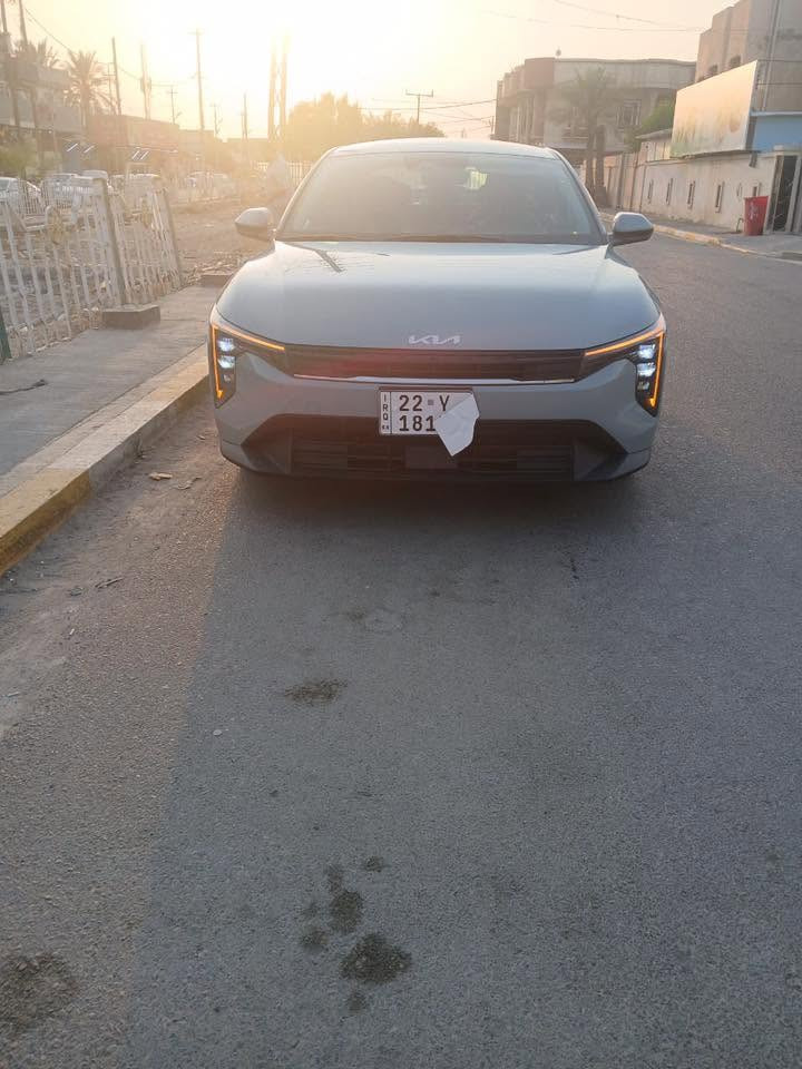 للبيع سياره كيا k4 موديل 25 ماشيه  11000مايل مشيها قليل تعتبر زيرو على وضع الشركة  ارغب لون  بيها مواصفات بصمت تشغيل بصمت ابواب تشغيل عن بعد صندوق ذكي اشاير ترحيب رادارات اربع جهات توقف ذاتي اتو هولد انظمت قياده هندبريك دكمه محرك  2000دوش. نفس محرك التوسان  والسبورتج والالنتره   سيارة ضررها بسيط تبديل  باب الصندوق  وصبغ الجاملوخ الخلفي فقط لا شاصي ولا ايرباك  رقم اربيل . السعر 179 ورقه  رقم الشاصي بالمنشور مكان السيارة الفلوجه   ***********
