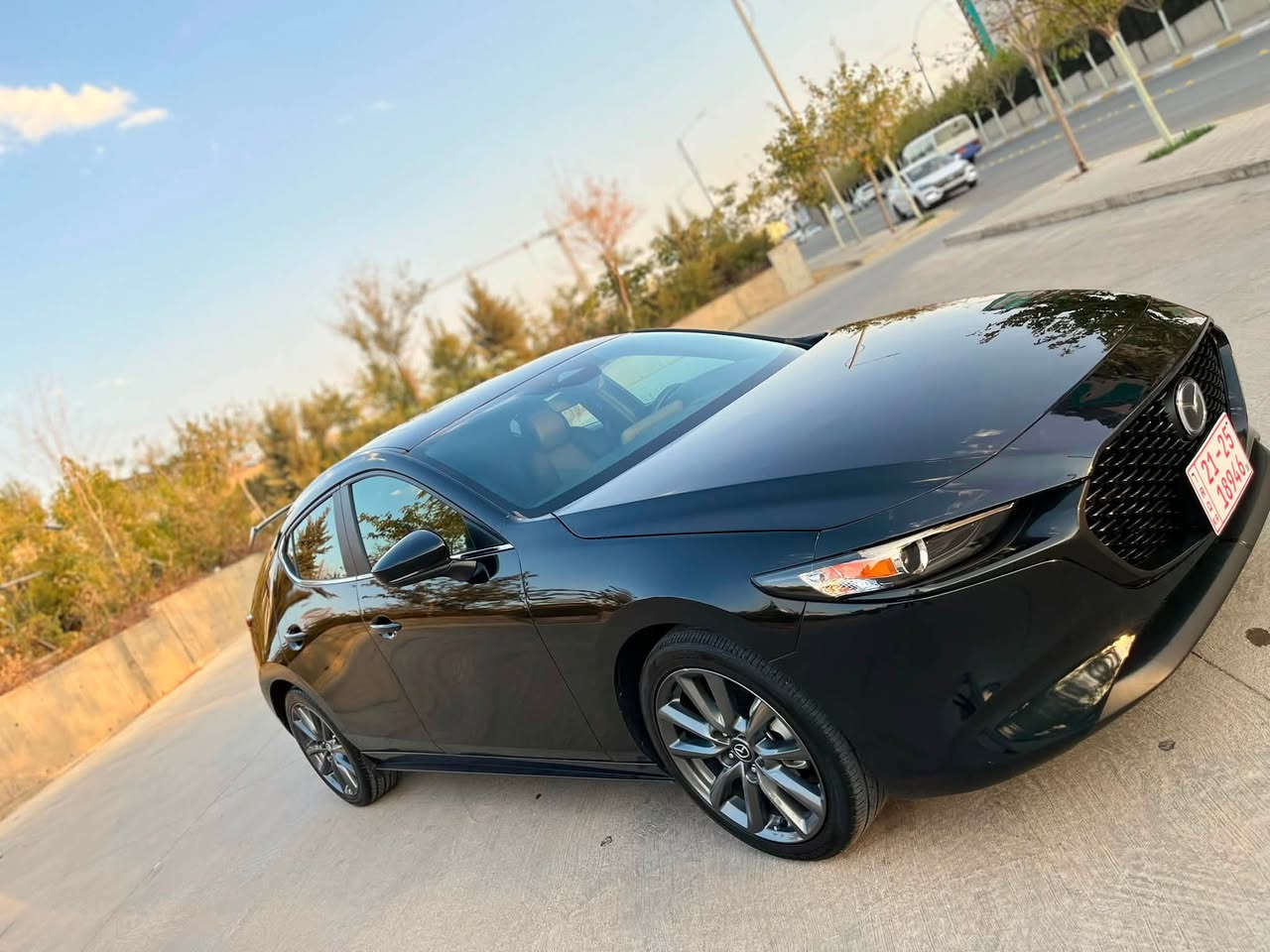 Mazda 3
مواسەفات پریفێرد پلەس٢٠٢٤  فوو مواسەفاتی بێ تۆربۆی بێ دەبل ئەکسل دوو پارچەی پێشی بۆیاخە ئێرباگی سوکان و قاچ تەقیقوە ٤٠ هەزار کیلۆمەتر ڕۆشتوە ڕۆنی تازە گۆڕاوە نرخی ١٢٧ مەعامەلە لە سڵیمانیم 
ڕەقەم تەلەفۆن : ***********
