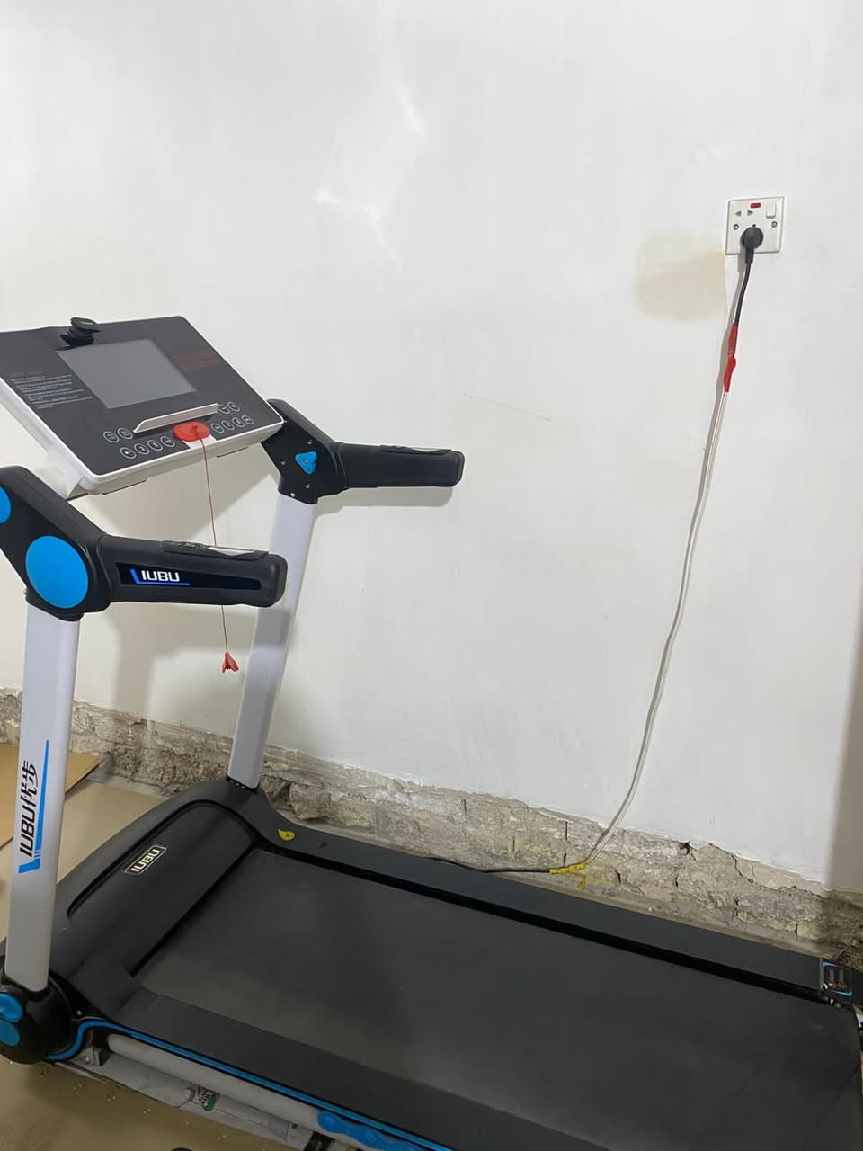 السلام عليكم عندي هذا جهاز الجري نظيف مستخدم قليل اريد ابيعة لان ماعندي مكان سعرة ٢٥٠وبي مجال قليل وماعندي توصيل مكاني بالعبيدي الكفائات


**إذا كنت صاحب هذا الإعلان وتريد حذفه لأي سبب، رجاءا أرسل رسالة إلى الدعم الفني**