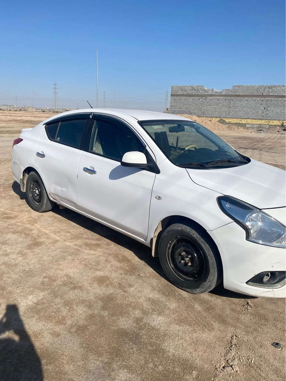 نيسان سني موديل 2020 السياره بيه حالوب مكفوله من الصبغ بس بيه تحجات وبينه بالصور السعر بالاتصال نتفاهم 
الهاتف *********** البصرة, العراق
