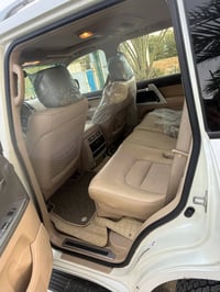 لاندكروزر VXR • ٢٠١٤ • تبديل دعامية