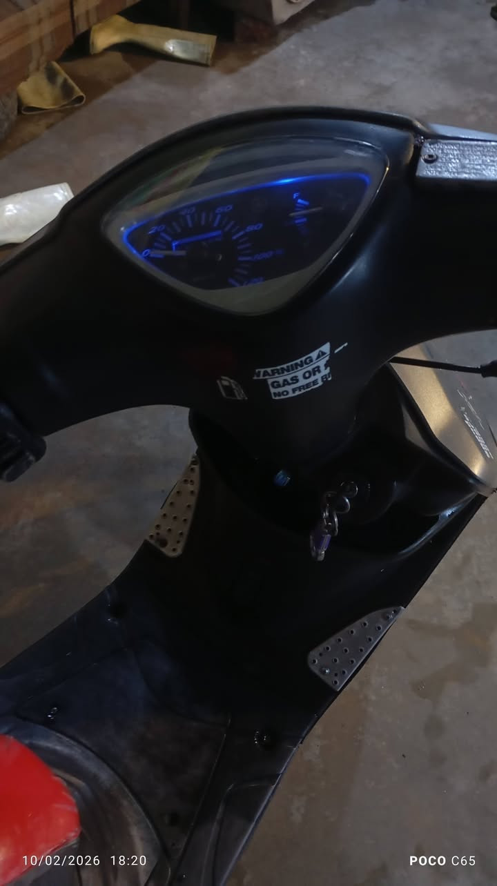 سلام عليكم ماكس عدله بوشه 49 كهربائياته كله شغاله سلف هندر الدراجه بلاديه كفاله عامه شلعه او معدل الدراجه كامله مكمله مكينه خرسه مكاني ديالى بعقوبة التحرير سعره خاص متواجد فيس وتساب او سمكارت ***********
