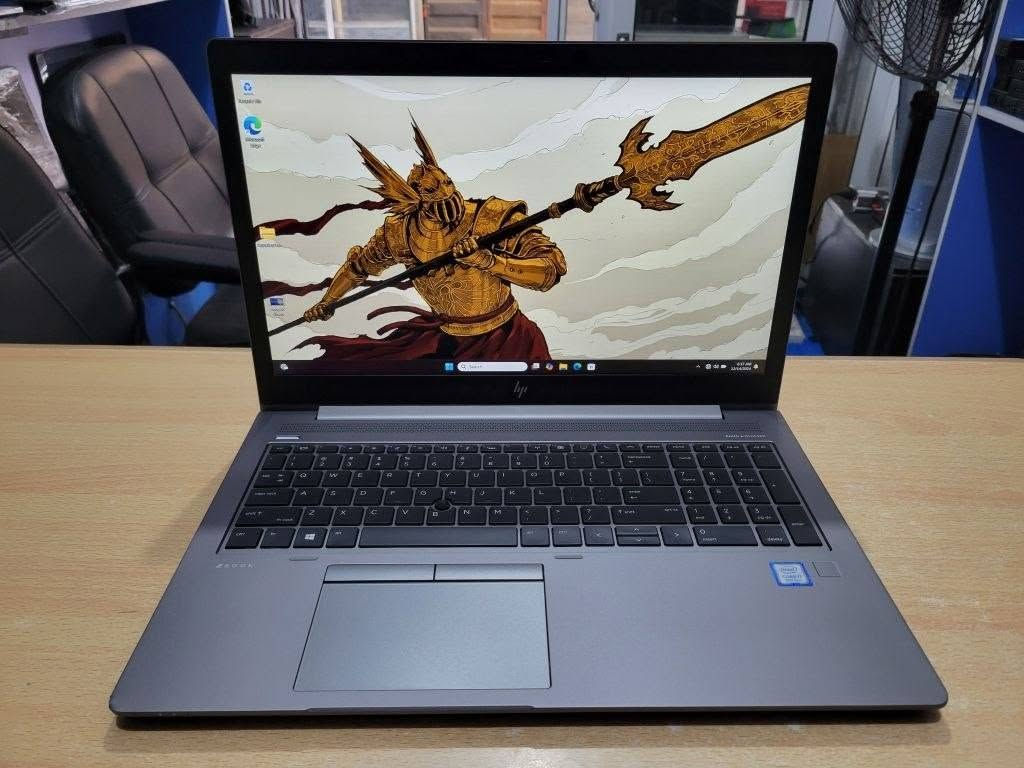💻 لابتوب HP ZBook Studio G5 Workstation

🔥 محطة عمل احترافية تجمع بين القوة والأداء والثبات، مناسبة للبرامج الهندسية، التصميم، المونتاج، والأعمال المكتبية الثقيلة.

✅ معالج Core i7 الجيل الثامن H سداسي الأنوية (6 Cores / 12 Threads) يمنح أداءً ممتازاً للمهام المتعددة.
✅ كرت شاشة خارجي NVIDIA Quadro P1000 4GB مناسب لبرامج التصميم والهندسة والرسم ثلاثي الأبعاد.

🔹 المواصفات: • Core i7-8th Gen H
• RAM 16GB DDR4
• SSD 512GB M.2
• كرت الشاشة الداخلي Intel UHD Graphics 8GB
• كرت الشاشة الخارجي NVIDIA Quadro P1000 4GB
• شاشة 15.6 FHD
• كيبورد عربي إنكليزي ستيكر 

🎁 الهدايا: 
✔️ ماوس
✔️ ماوس باد
✔️ حقيبة
✔️ الشاحن الأصلي

🛡️ الضمانات والخدمات: 
✔️ فحص كامل قبل الإرسال
✔️ فحص كامل قبل الدفع والاستلام
✔️ ضمان 7 أيام استبدال عند وجود خلل مصنعي
✔️ جاهز للاستخدام المباشر

📍 الموقع: بغداد – الأمين الثانية
🚚 التوصيل متوفر إلى جميع محافظات العراق

السعر 578,000
واتساب ***********
