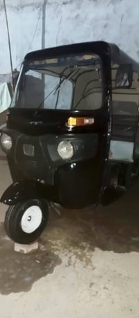 للبيع موديل 18 اوراق قترت خياس مابيها تخم تاير مكينه مال 20 ناعمه التك...