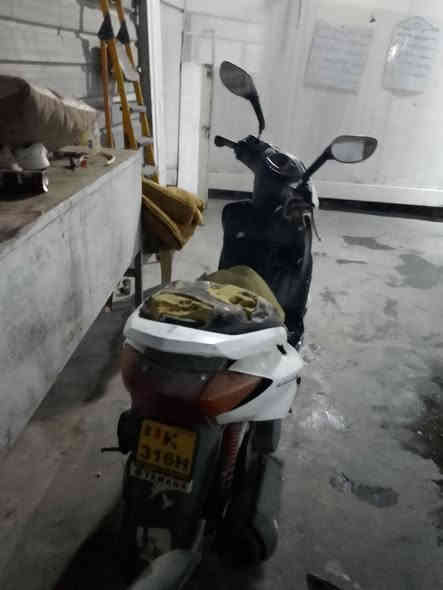 سكنس نثيه١١٠ل بيع دراجه صار له شهر متروكة  البجم موجود دراجه شغاله بطاريه موجوده دراجه كهربأياته كله شغاله لتواصل الفيس الو عل رقم ***********
