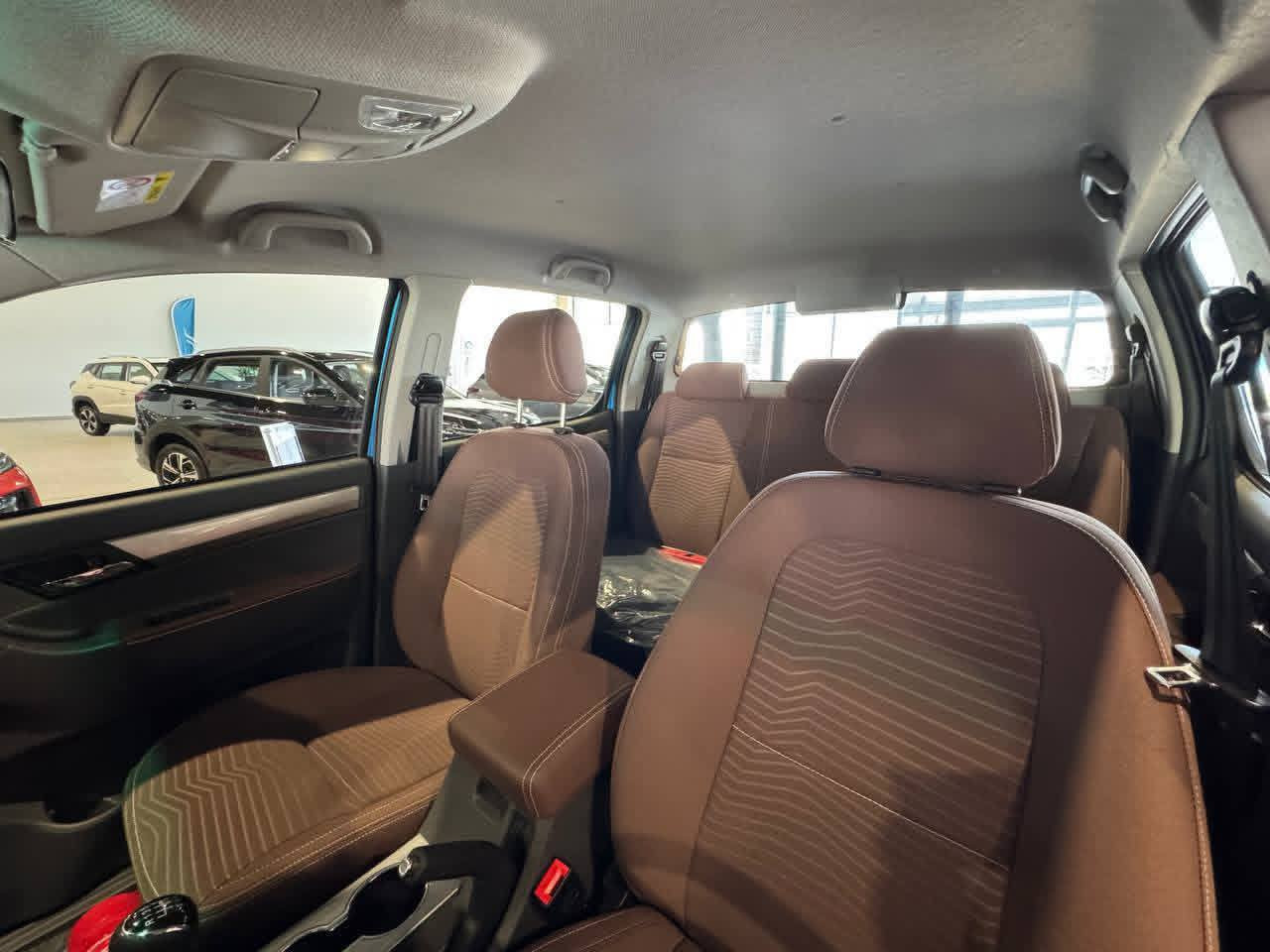 145  وەرەقە
JAC T8 4×4 2025
0KM 
مەکینە 2.0 تۆربۆ. ( 190HP /290 N.M )
گێڕ عادی  6 نمرە 
تایە و ویل 18 
لايت LED
ئاوێنە کارەبایی و هیتەر .... هیتەری جامی دواوە  ..... چوار جام کارەبایی  .... ناو بۆدی بیلادی  .... دۆسەی تەنیشتەکان بیلادی .... تەحدید سورعە  .... سوکان ڤۆلیۆم .... هەر چوار تەگەری دیسک ABS ..... حەساسی دواوە 
زەمانی 6ساڵ 
سێرڤسی 2 ساڵ بەخۆڕایی 

 نرخی 21.750.000 دینار 

بۆ زانیاری زیاتر پەیوەندی بکەن 
***********
***********
***********  واتس ئاپ
