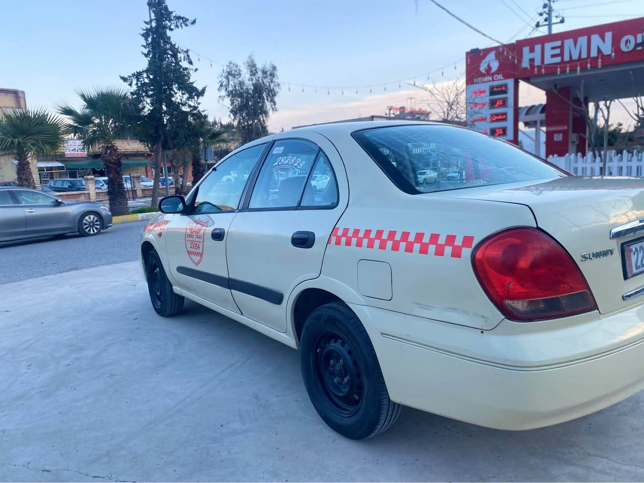 نیسان سەنی عام بۆیاخ بیلاد تەکسی ٢٠٠٩
گێرو مەکینە  وەرگەراو برانەوە بە شەرت 
پشت و پئشی جوانە دەعمی قورسی نیە سەقفی بێ مەعجونە 
رەقمی نوێیە سەنەوی بەسەرچوە 
نرخی ٩٢ مەجال 
ژم ***********
*********** شقلاوة, أربيل
