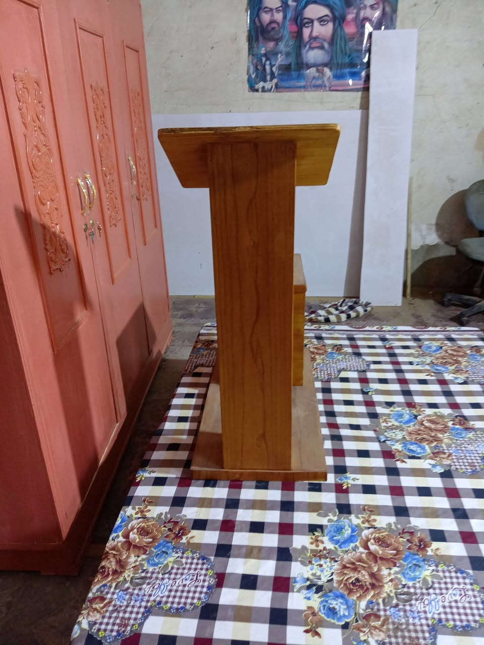 اللهم صلي على محمد وال محمد
تخت جربايه  مستعمل نضيف للبيع السعر ٣٠
ورحلة صلاة تسكام جديده السعر ٤٠
العنوان سده الهندية منطقة العلكاية شارع العريض قرب المضمد ابو علي
واتساب ***********
