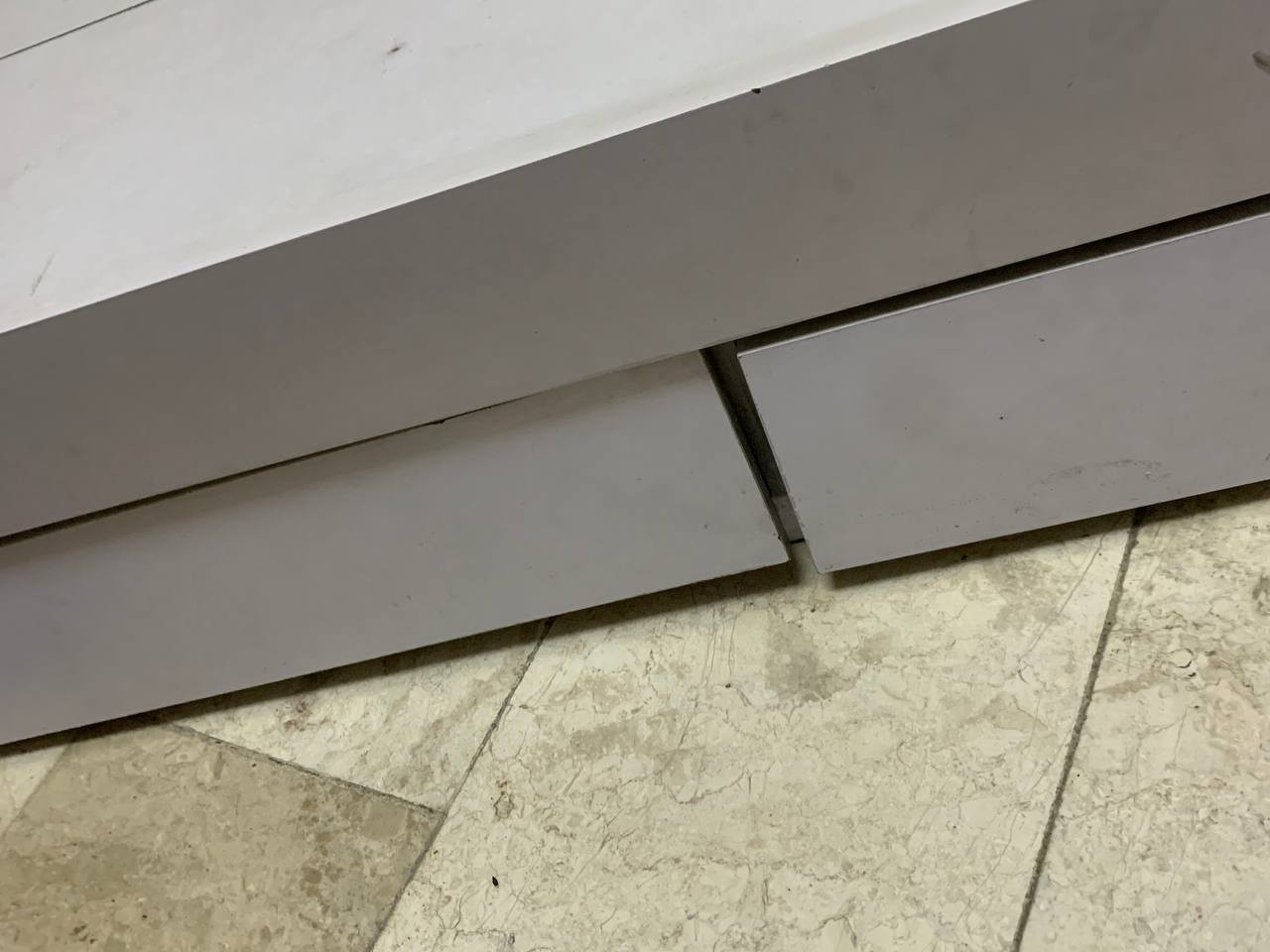 غرفة 
2 جرابي
ميز تواليت
كنتور
ب 200 الف
للاستفسار واتساب ***********
