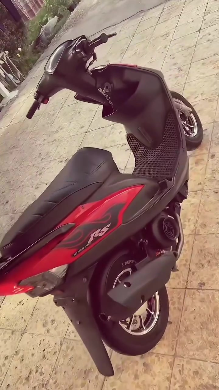 اعادة نشر 
ماكس عدله للبيع دراجه كل نقص ما بيها كهربائيات كلها شغاله سلف هندر شغالات دراجه بيها تزويد خفيف دبلات امامي وياله رياضي زوج تاير جلاتين قطره دهن شوته اربع ولف ➕ صالنصه اف ام و دراجه مثل ما بصور مكاني كوت دور الخليج تواصل خاص و هاذ رقمي ***********
