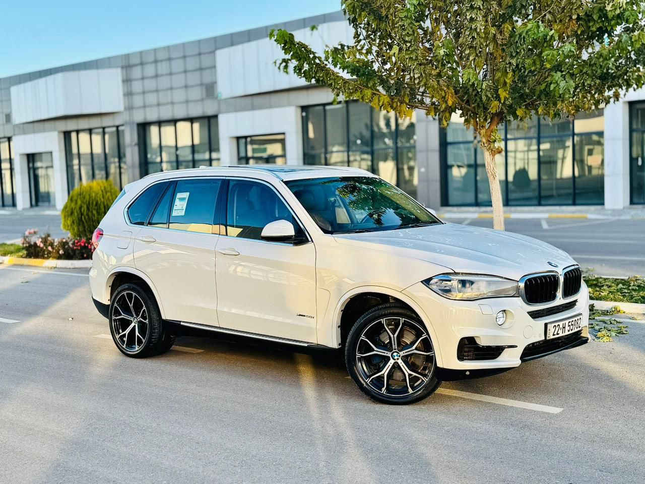 السيارة بي ام اكس فايف موديل ٢٠١٤
فول مواصفات عروش 

كلين تايتل

محرك ثمانية سلندر دبل تيربو ام باور 

ماشية ١٧٠ الف حقيقي

تخم تاير ياباني درجة اولى جديد قبل شهر مشدود.

صدر امامي وخلفي بالكارتون قبل شهر مشدود. 

تخم فلنجات وتخم دسكات وتخم حساسات دسك كاه اصلي وكالة. 

شيال كاردن وكاردن قبل شهر جديد اصلي. 

سيارة مصروف عليها كومة فلوس وكله اصلي 

راديتر اصلي واتر بمب اصلي كله جديد

صيانة للمحرك بلك نوزل مجول  فلاتر تيربو وفلاتر محرك كله جديد اصلي وكالة

السيارة فول مواصفات

بصمة وبوب شفط وقمارة بانوراما ولايت اوتو داينمك

السيارة بالحقيقة احلى وكلش نظيفة ومصروف عليها. 

السعر ١٩٨ .

***********

***********
