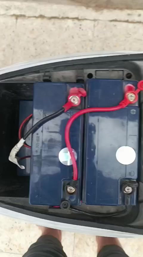 سلام عليكم دراجه شحن للبيع نضيفه مديل 25 بطارياته جديده بطاريات 22 امبير جدد شرط الفحص    الدراجه كله شغاله السعر 350مكاني بصره الطويسه قرب فلكت العروسه ***********
