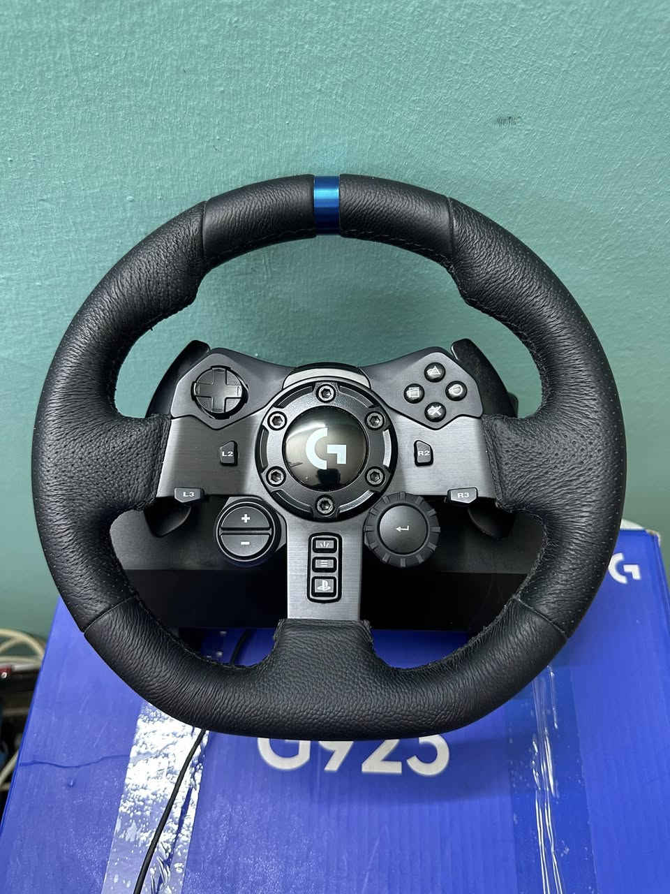 مستخدم يومين وهذا سعرة ماعدا ال هاند بريك وال كوك شفتر
سعر خلص مكان شارع فلسطين


**إذا كنت صاحب هذا الإعلان وتريد حذفه لأي سبب، رجاءا أرسل رسالة إلى الدعم الفني**