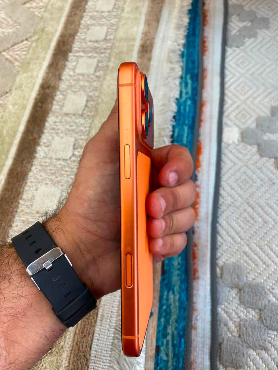 سلام عليكم عندي آيفون ١٧ برو ماكس بطاريه ٩٥  ذاكره ٢٥٦   ***********
