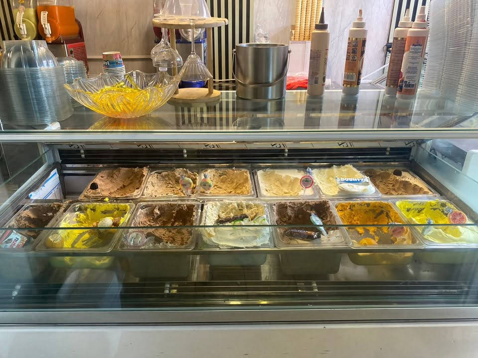 🍦 محل مثلجات كامل للبيع
📍 بغداد — الدورة / شارع الصحة الرئيسي

✅ واجهة 10م | عمق 8.5م

✅ مطبخ 40م² كامل التجهيز

✅ جلسات داخلية وخارجية

✅ جاهز للتشغيل من اليوم الأول

✅ يصلح لمثلجات، كافيه، حلويات أو أي مشروع

💰 السعر مناسب — التفاوض ممكن للجاديّن

📞 للاستفسار: ***********
