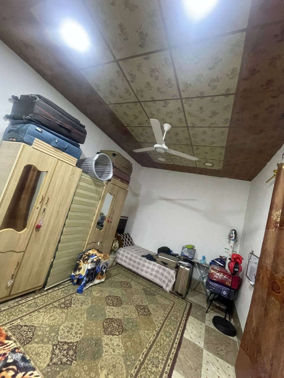 بيت 100م فول سيراميك سقف ثانوي للأيجار كركوك الفيلق قرب جامع السلام ***********
***********
