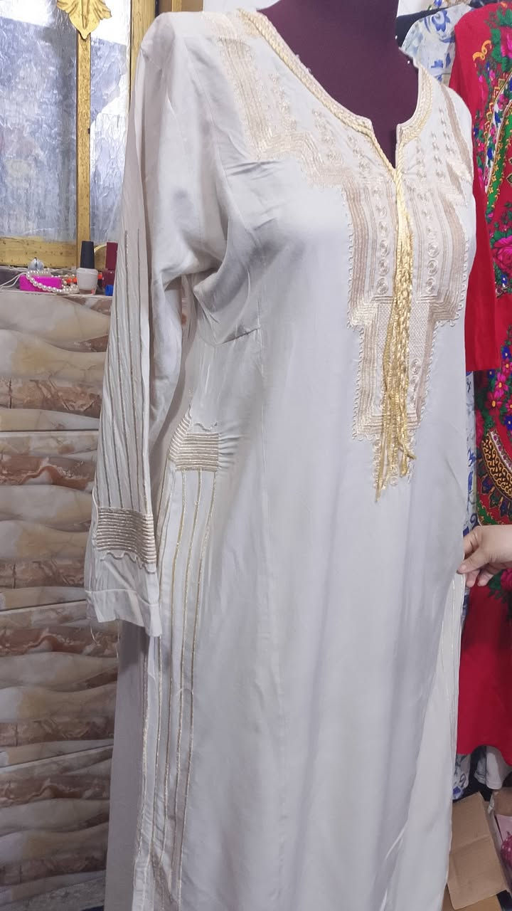 سلام عليكم توفر ملابس باله لاوربي جديد اسعار مناسبه ونضافه فول
للحجر ع رابط التكتك  وقم الحجر وتساب ***********
