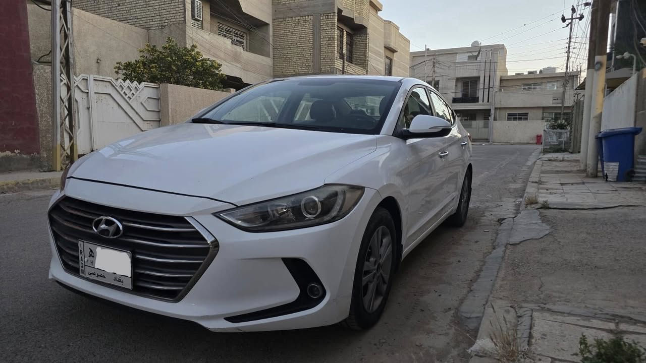 السلام عليكم 
النترا 2018 خليجي 
مرقم بغداد باسمي 
محرك 2000 دوش 
ماشيه 123 الف وقابله للزياده
المواصفات 
سلايد 
حساسات + كاميرا 
اشاير بالمري + مري شفط 
تبريد قطعتين 
كشنات جلد
تحكم ستيرن 
وباقي المواصفات المعروفه 
ملاحظة / السياره صار بيه حادث خفيف الصندوق موجوده الصور تكدر تشوفها مصلحه وكامله 
مكان السياره بغداد الكرخ 
السعر / 144 $ ورقه بيها مجال 
للاستفسار : ***********
