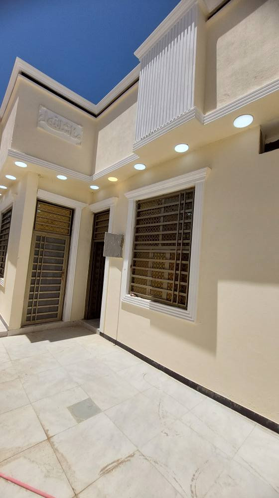 🏡✨ مجمع سكني جديد وحديث للبيع ✨🏡

السلام عليكم
تتوفر بيوت حديثة داخل مجمع سكني بمختلف التصاميم وبموقع مميز 📍

🔹 مساحة البيت: 150 متر
🔹 الطابو: زراعي عراقي سند 25 رسمي
🔹 يحتوي على:
▪️ غرفتين
▪️ صالة
▪️ مطبخ
▪️ ديوانية
▪️ صحيات
▪️ كراج 🚗

📍 العنوان:
البصرة - أبي الخصيب - كوت ثويني
قريب على الشارع الخارجي

📞 للاستفسار والحجز:
***********

✨ كما نستقبل جميع عروض بيع وشراء العقارات في البصرة وأقضيتها البصرة, العراق

