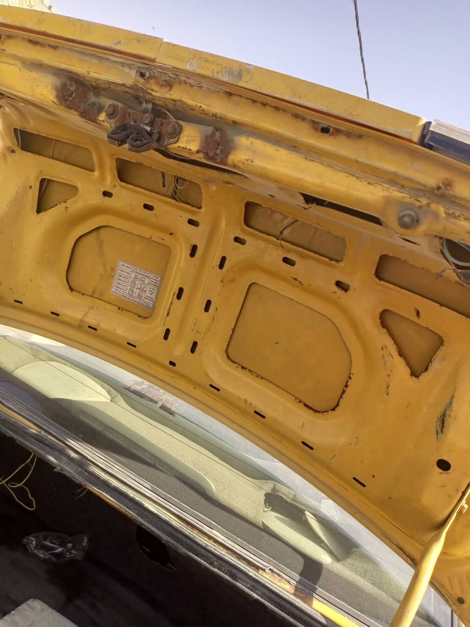 السلام عليكم سمند للبيع مديل 2012 بصره رقم جديد انكليزي وسنويه جديده مصفره هيئه وغرامات
تبريد شغال
حدادية جديده 
مشط جديد 
بس بيها خياسات يرادلها ترتيب 
واي استفسار بالخدمة   
الاتصال على الرقم‎
‎***********
متوفر واتساب 
مكان البصرة ابي الخصيب الحي العسكري 
سعر السيارة23
