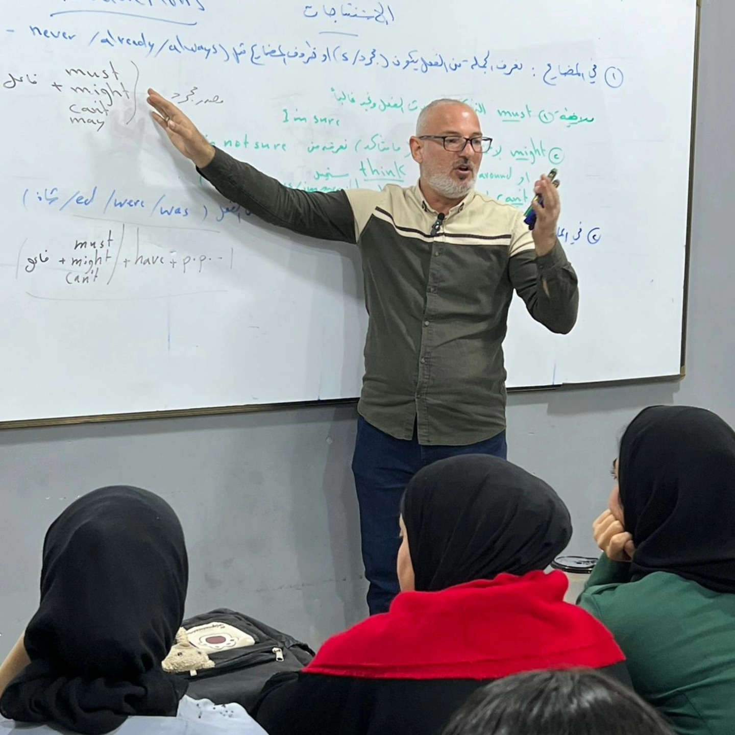 ✨ معهد فينمان النموذجي ✨
إلى طلبة السادس الإعدادي الطموحين…
الفرصة الأخيرة تقترب!
نعلن عن آخر أيام التسجيل للدورات الخاصة بطلبة السادس الإعدادي، مع نخبة من المدرسين أصحاب الخبرة والكفاءة في مجال التدريس، لمساعدتكم على الوصول إلى أعلى الدرجات وتحقيق طموحاتكم.
📚 شرح مبسط ومكثف
📚 مراجعات مركزة على أهم الأسئلة
📚 متابعة مستمرة مع الطلبة
📍 العنوان: تقاطع الدرويش – شارع التراث – الفرع الثاني على اليمين
📞 للاستفسار والتسجيل: ***********
سارعوا بالحجز فالمقاعد محدودة… ومستقبلكم يستحق الأفضل.
