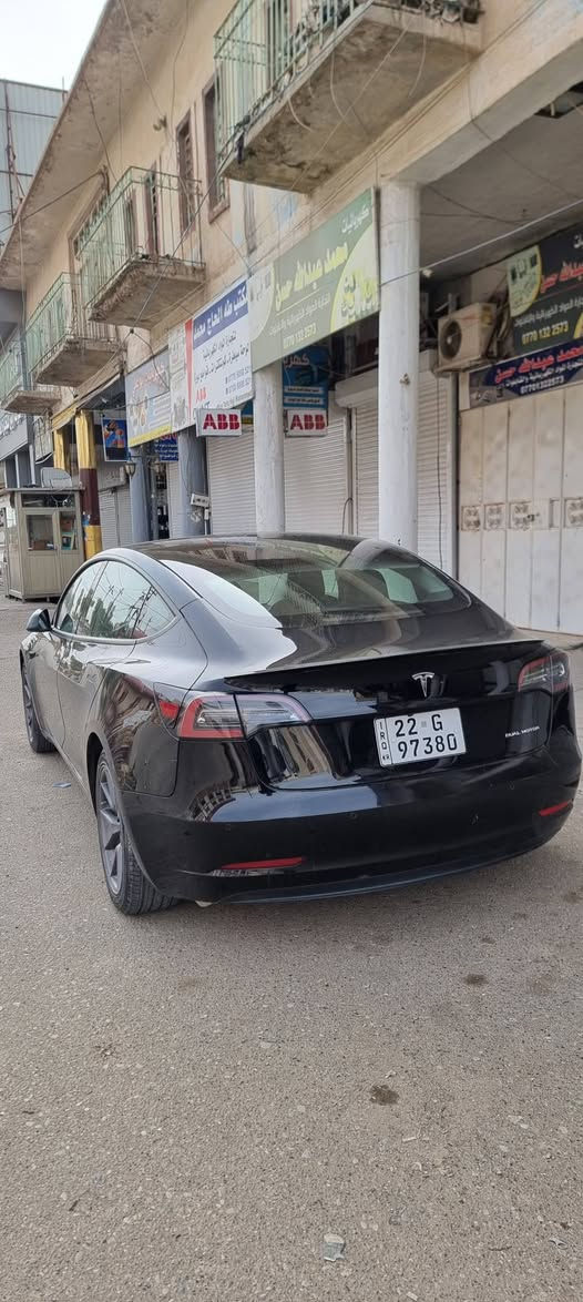 سلام عليكم تسلا ٣ موديل ٢٠٢٢ دبل ماطور لونك رينج ماشي اب امريكا ٧٥ الف ميل هسه ١٠٠ الف مايل جاملخ خلفي صبوخ حادث خفيف بدون ايرباك سعر ١٥٦ بس بيع بدون مراوس ***********
