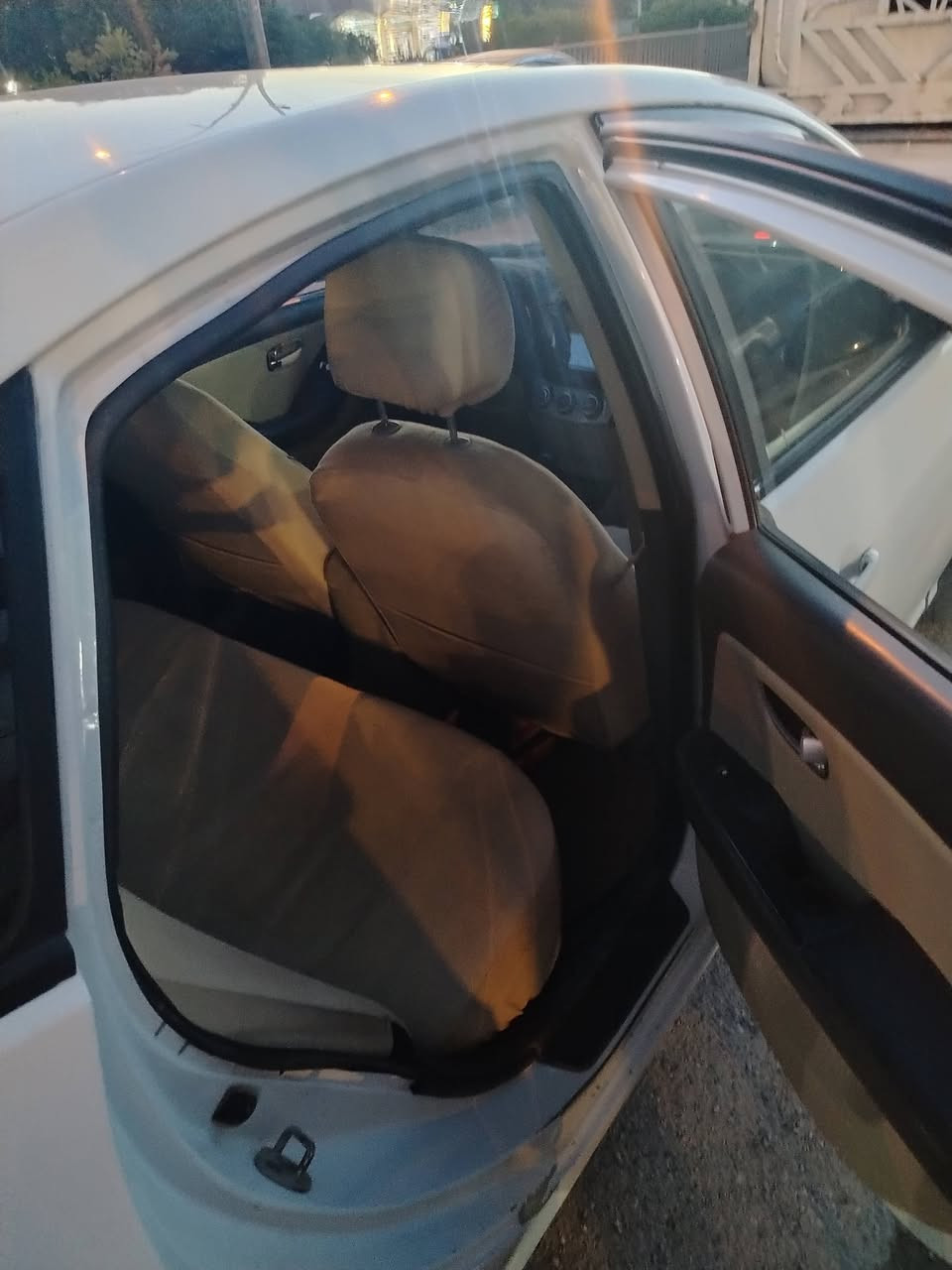 السلام عليكم وحياكم مكتب المدين وياكم 👋
النترا ٢٠١٠ 🚗
رقم اربيل انكليزي سنويه جديد تشتري من الشرعي 🚦
كابون بانزين بيها ماستر ⛽
محرك ١٦ دكشن عالي كير شرط 🛑
تدفئه تبريد شغال ❄️
مواصفات نص فول شاشه جامات كهرب قفل مركزي 🧿
ضررها جاملغ امامي وبوند وباب باقي ملاحظات كدام العين 🛠️
السعر ٧٨ وبيها مجال 💸

قفل ماكو بالتلفون تعال شوف واقتنع.
🔴 اوقات العمل  من الساعه العاشرة صباحا الى الساعه العاشرة مساءا 
  
🔴 غير متواجد على الفيس والماسنجر 

العنوان :- مكتب المدين لبيع وشراء السيارات الموصل موصل الجديدة شارع بغداد مقابل جامع الاغوات قرب مجسر المشاة 
 
الاتصال ع الارقام 
***********
***********
