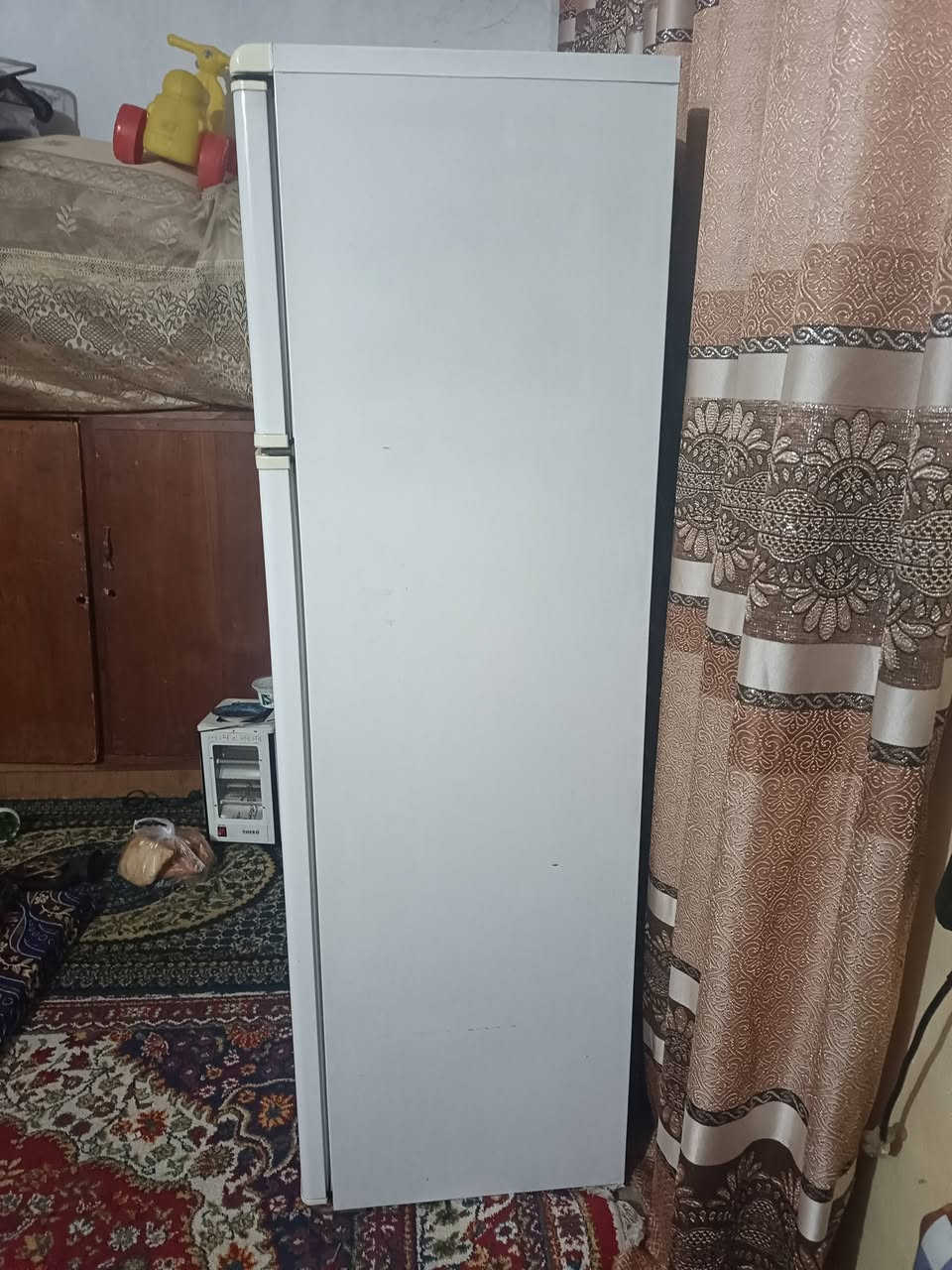 السلام عليكم ثلاجة للبيع 16قدم جديدة بمعنة الكلمة شرط التجميد سعرها 200وبيها مجال تفاصيل اكثر اتصل/*********** مومتواجد عل فيس
