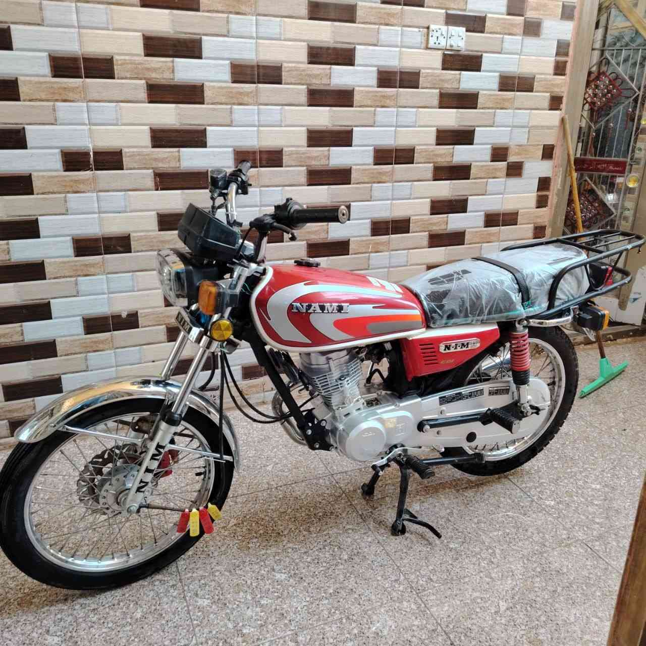 السلام عليكم دراجه للبيع نامه امتياز مديل 23 اوراق اصولي مكاني النجف ناحية الحيره خاص مااجاوب رقمي ***********
