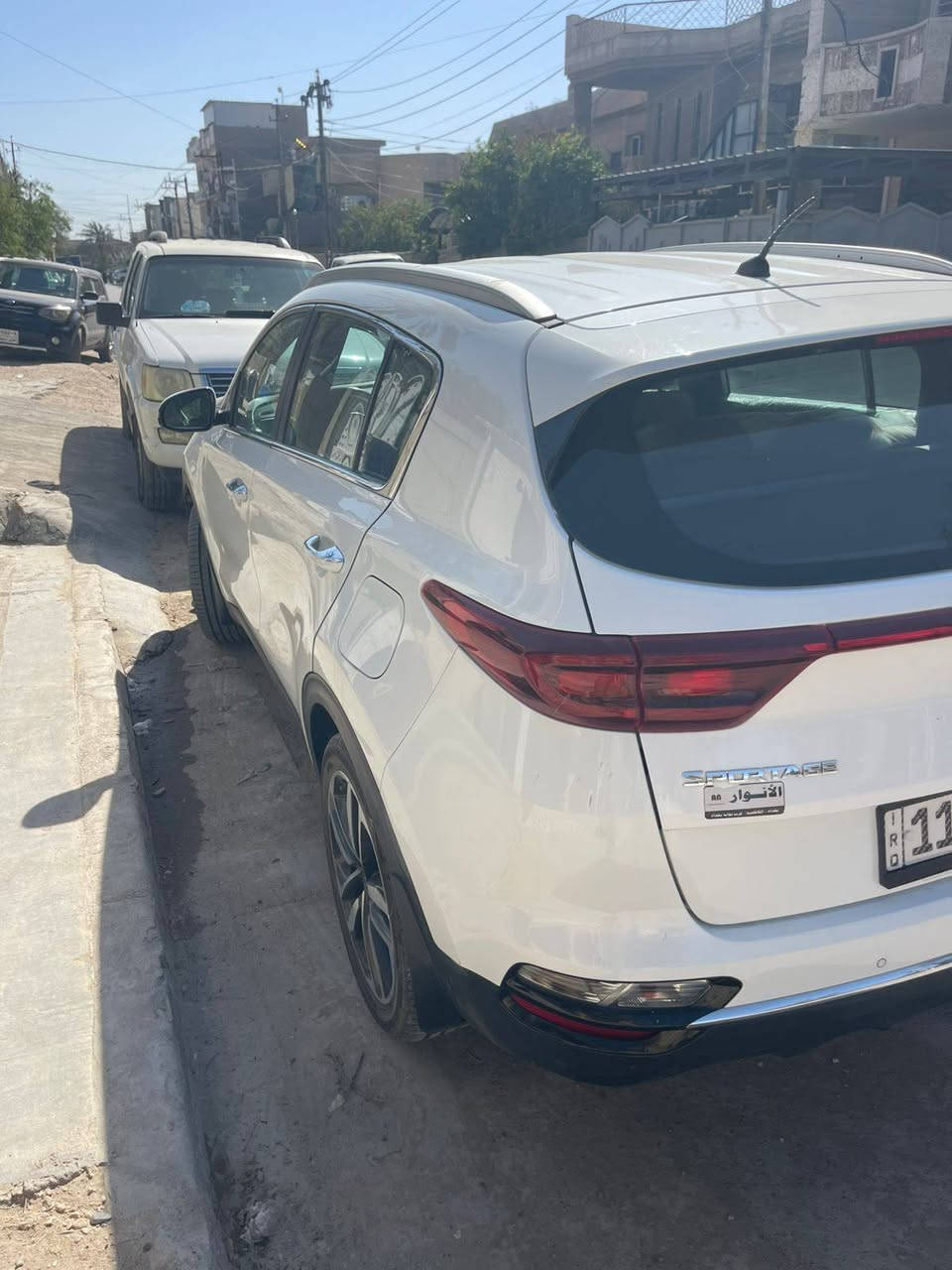 سلام عليكم سبورتج للبيع موديل 2019 بيها بارد بس بل باب الخلفي ودعامية مصبوغة والسيارة مفتوح محركها بس قبق والفات سعرها 180 
***********
