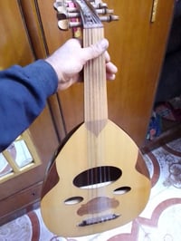 عود • آلة موسيقية