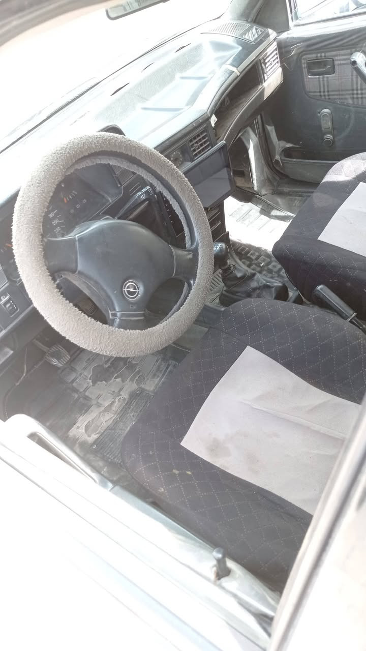 سياره كاديت استيشن للبيع كوبون بانزين بيها محرك نفخ كير شرط
شرط الوكالة والتحويل السعر 20 وبيها مجال العنوان حي الانتصار *********** /***********
