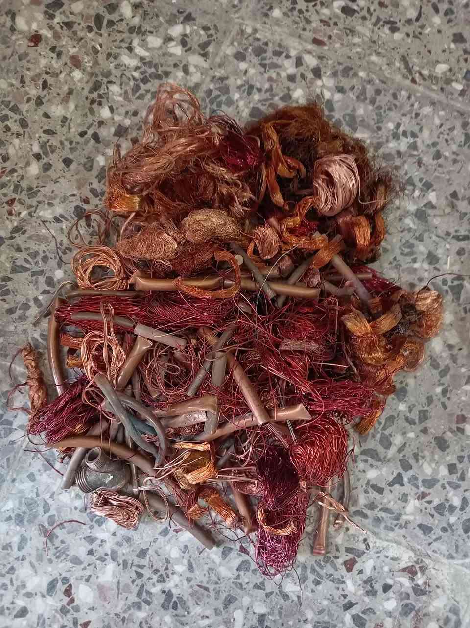 وإيرات نحاس
وعندي فافون والمنيوم مخبوط
وباتريات


**إذا كنت صاحب هذا الإعلان وتريد حذفه لأي سبب، رجاءا أرسل رسالة إلى الدعم الفني**
