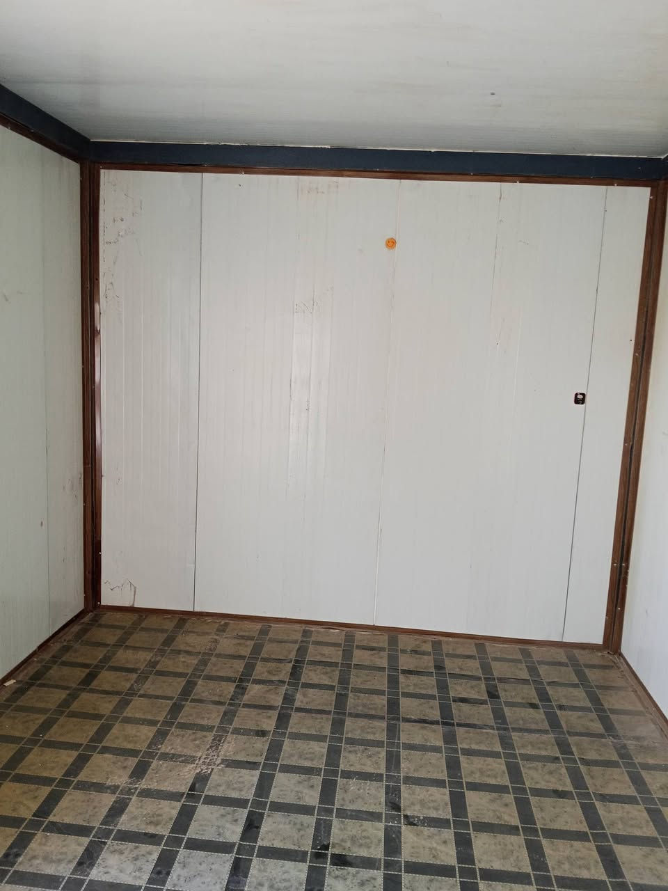 السلام عليكم.
كرفان للبيع قياس 5×3 
ناحية القيارة قرية المكوك للاستفسار ***********
