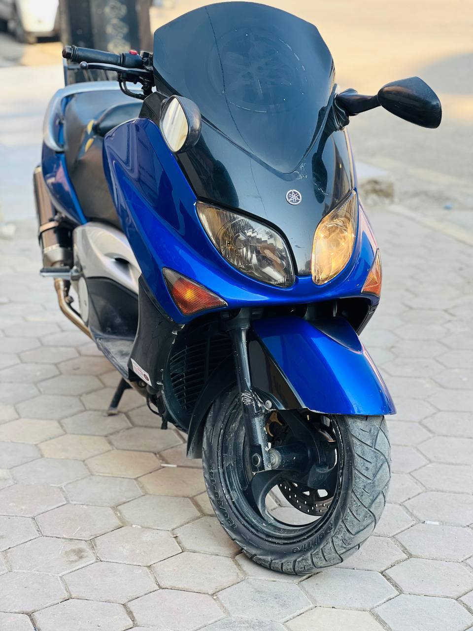 تي ماكس 2007 للبيع 
الدراجه كفاله عامه من الطول للطول الدراجه شعله ومعدل مكينته اتخبل حلوه عليه اكزوز رياضي تجي اتشوفه وتقتنع بيه يله تاخذه وشرط على الفحص 
مكاني كوت الخاجيه   *********** يحتالجه بس ترايش مال الجهتين فقط هذا النقص بيه الدراجه كفاله عامه
